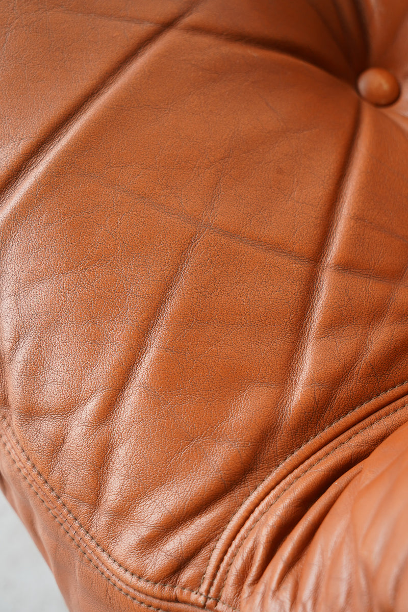 Brazilian Modern Design <br> 1シーター ソファ <br>1960-1970s , Brazil <br>TAMAGAWA BASE - ヴィンテージ SHARK ATTACK