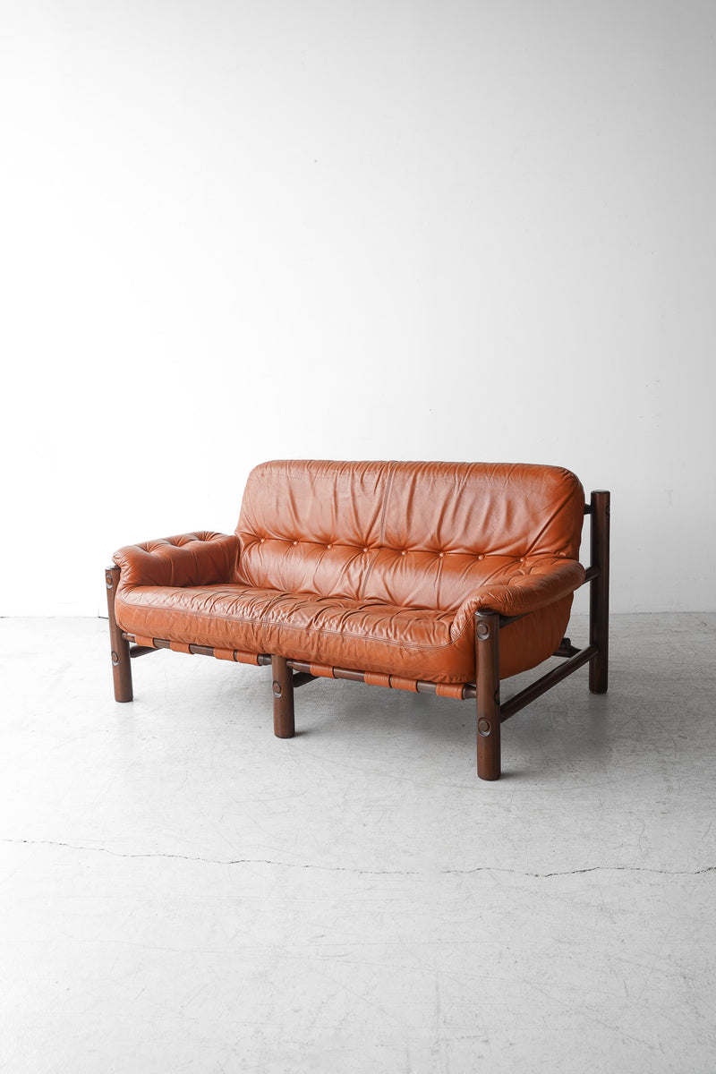 Brazilian Modern Design <br> 2シーター ソファ <br>1960-1970s Brazil<br>大阪店・TAMAGAWA BASE - ヴィンテージ SHARK ATTACK