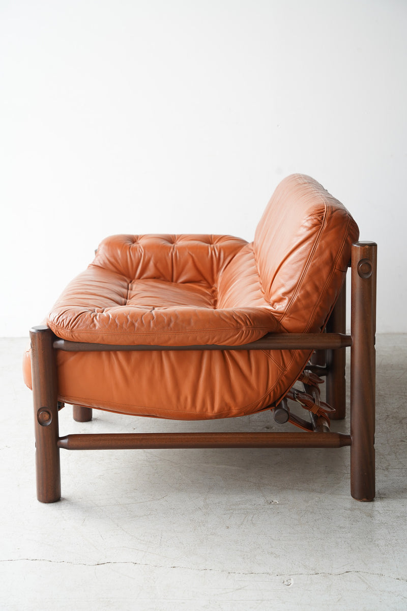 Brazilian Modern Design <br> 2シーター ソファ <br>1960-1970s Brazil<br>大阪店・TAMAGAWA BASE - ヴィンテージ SHARK ATTACK