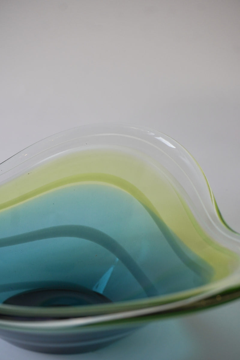 アートガラス プレート<br>bob's box - ヴィンテージ SHARK ATTACK