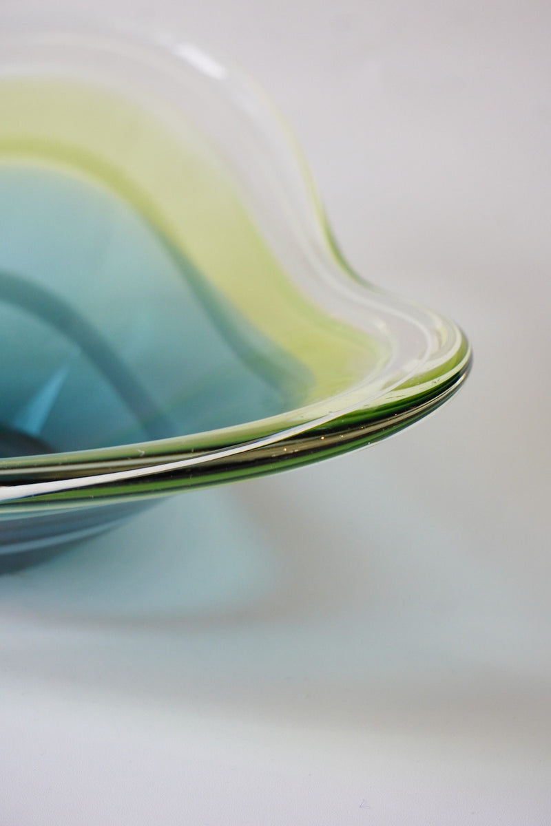 アートガラス プレート<br>bob's box - ヴィンテージ SHARK ATTACK