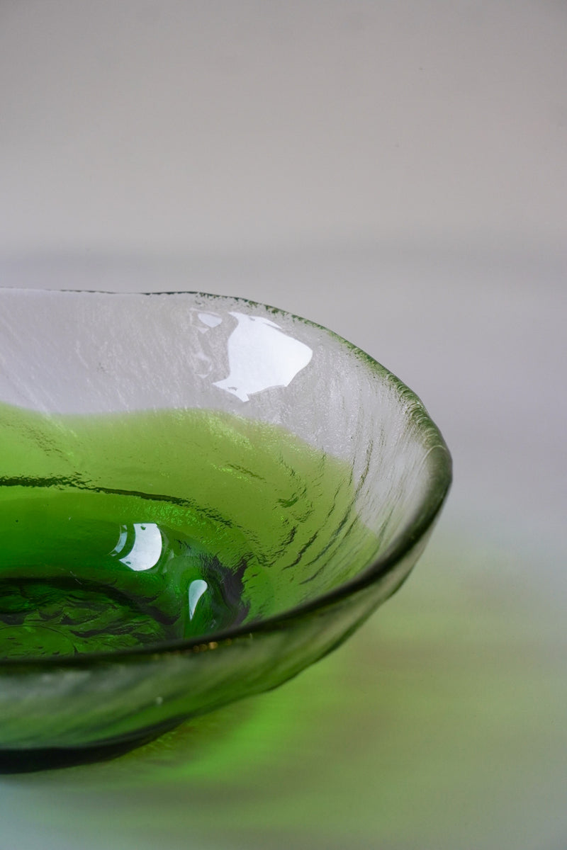 アートガラス ボウル<br>cerote antiques - ヴィンテージ SHARK ATTACK