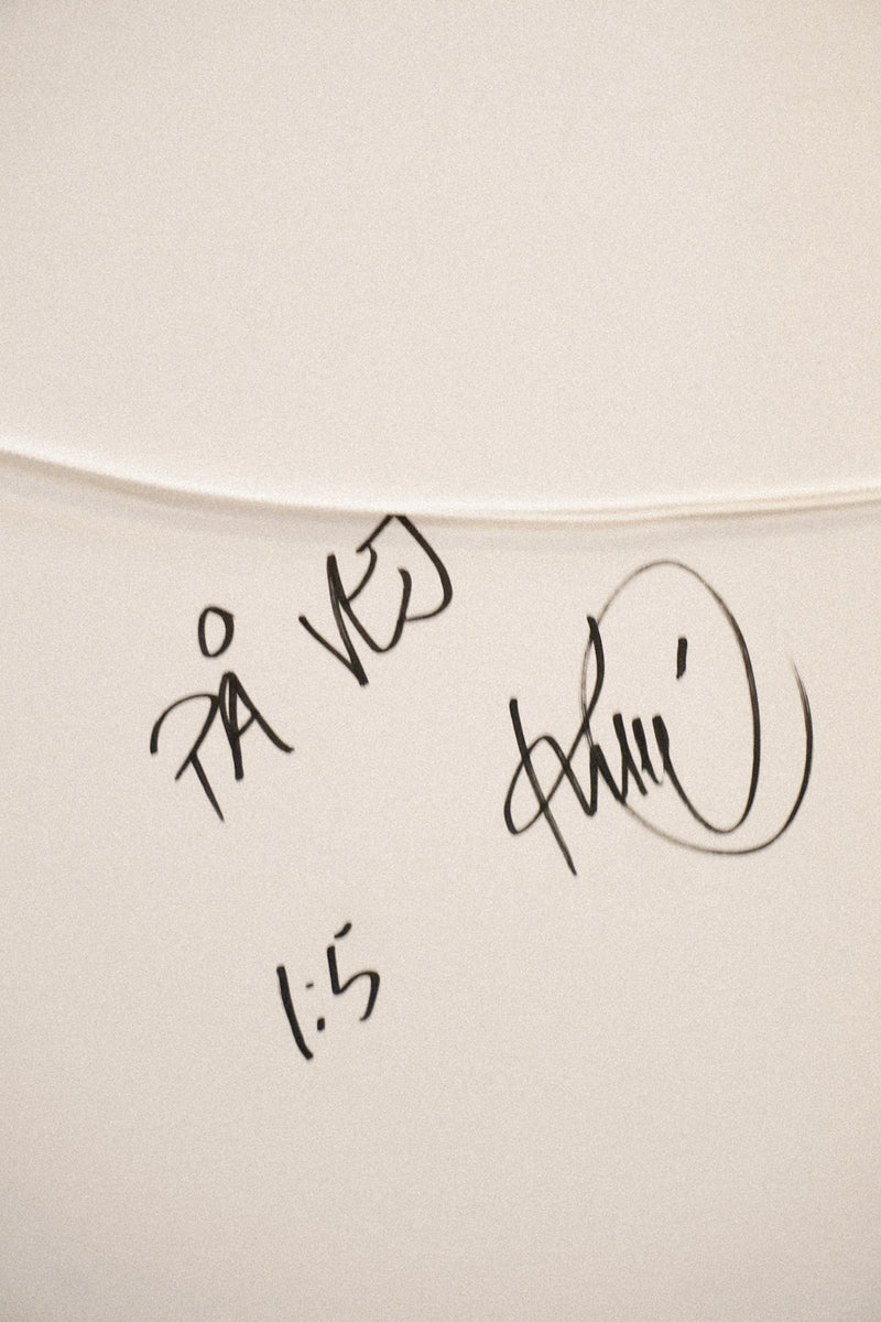 Kurt Hansen [Mennesker, På vej]<br>ウォルアート <br>Denmark<br> cerote antiques - ヴィンテージ SHARK ATTACK