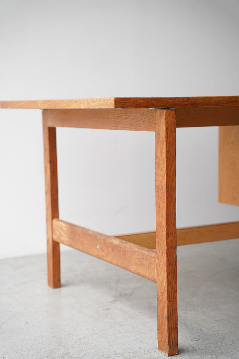 GETAMA , Hans J. Wegner <br>ワークテーブル<br>Denmark<br>大和店 - ヴィンテージ SHARK ATTACK