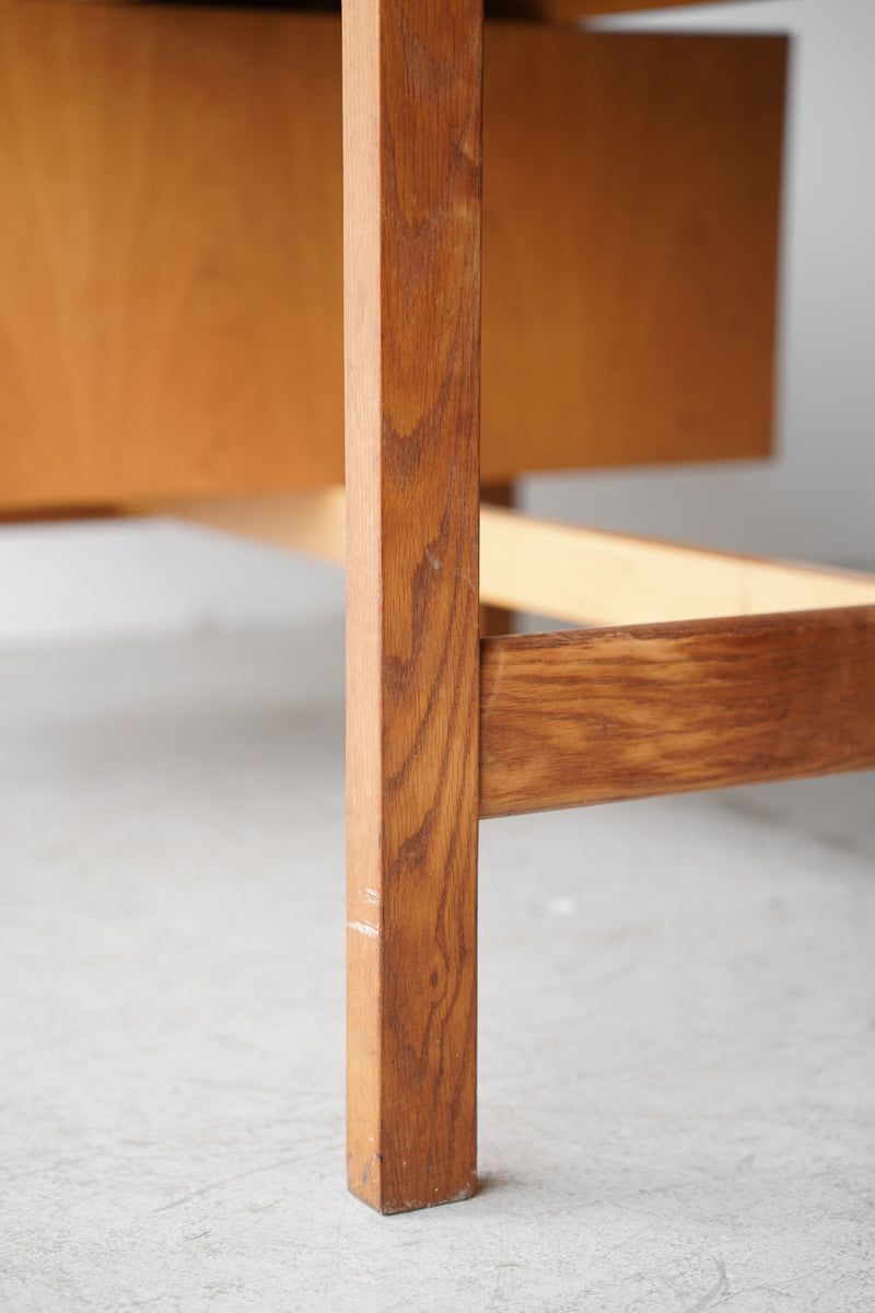 GETAMA , Hans J. Wegner <br>ワークテーブル<br>Denmark<br>大和店 - ヴィンテージ SHARK ATTACK