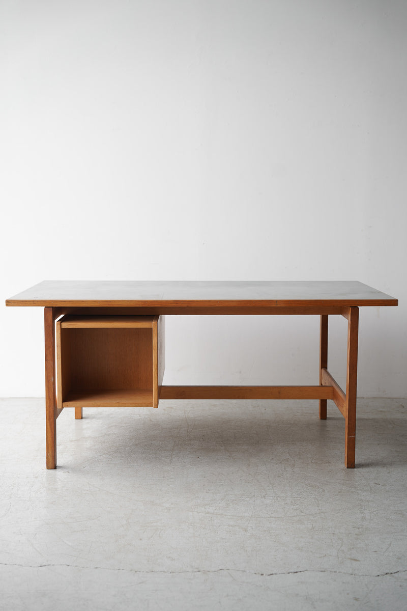 GETAMA , Hans J. Wegner <br>ワークテーブル<br>Denmark<br>大和店 - ヴィンテージ SHARK ATTACK