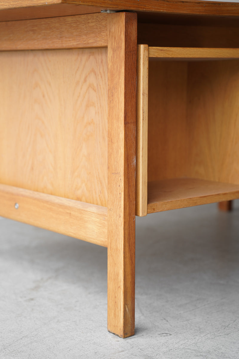 GETAMA , Hans J. Wegner <br>ワークテーブル<br>Denmark<br>大和店 - ヴィンテージ SHARK ATTACK