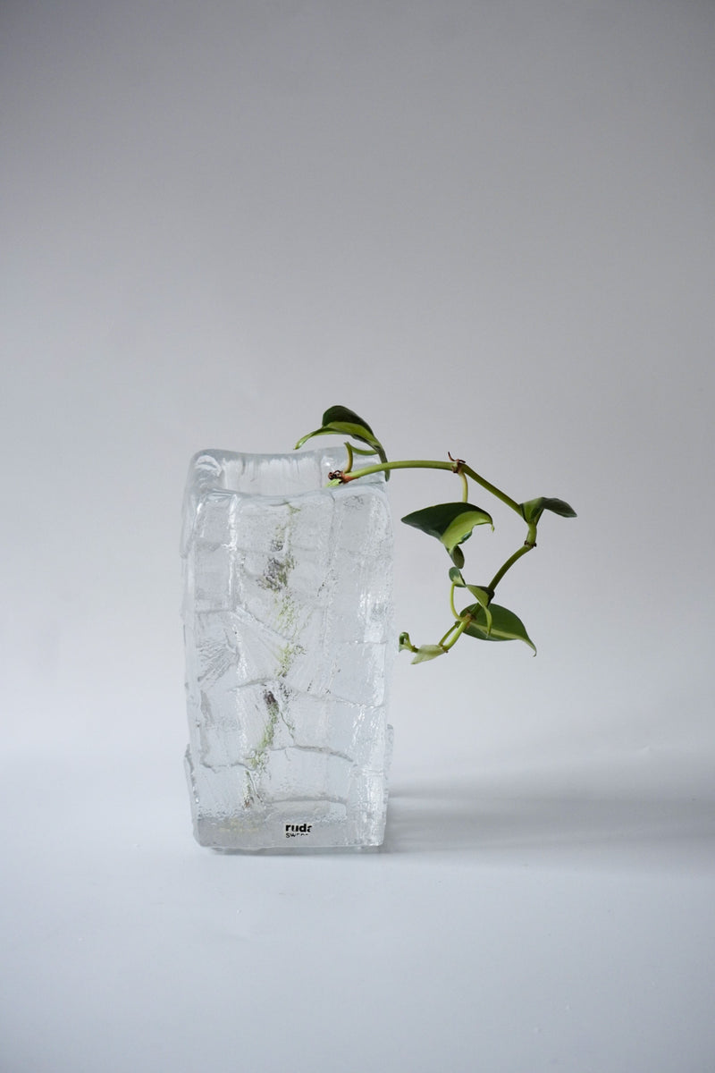 Ruda Glasbruk社 , Göte Augustsson　<br>フラワーベース <br>bob's box - ヴィンテージ SHARK ATTACK