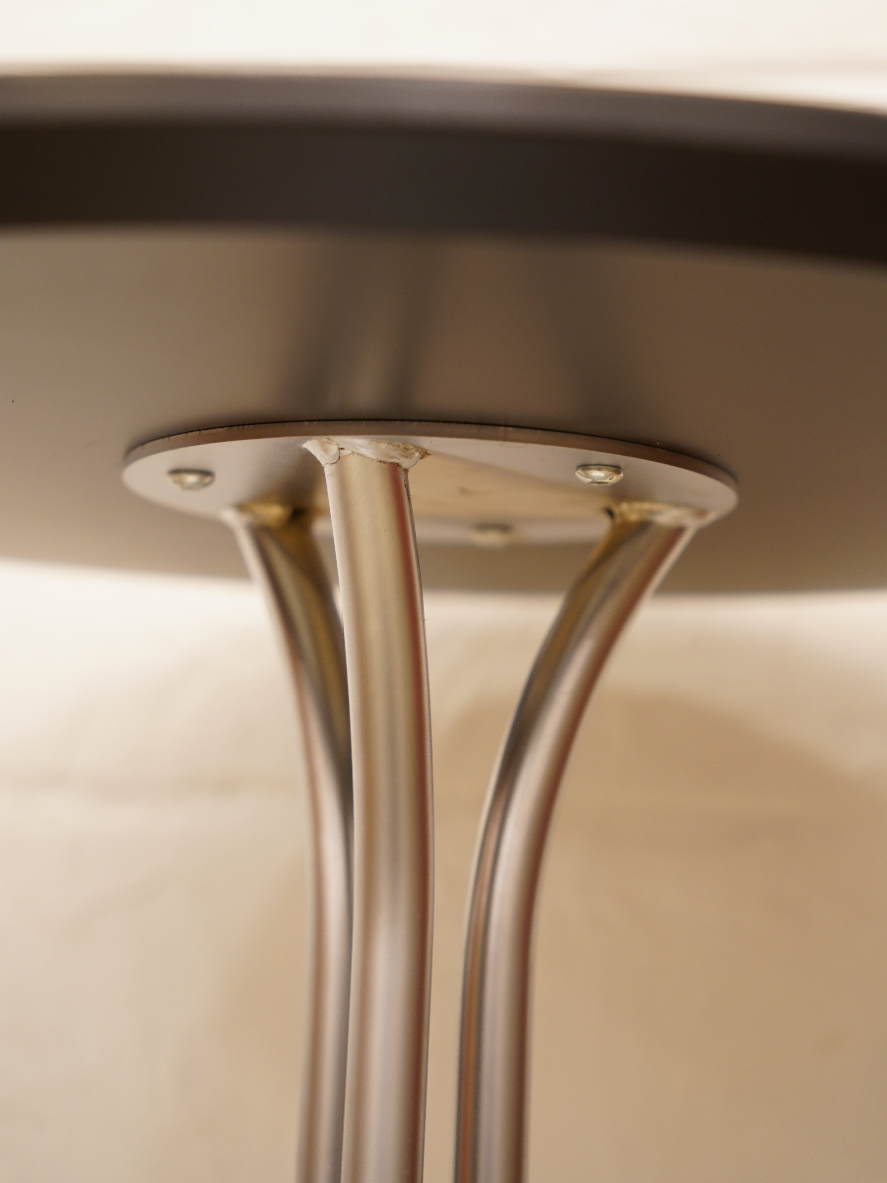サイドテーブル