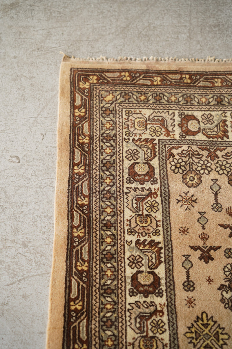 トライバルラグ 162×88 (cm) <br>cerote antiques - ヴィンテージ SHARK ATTACK