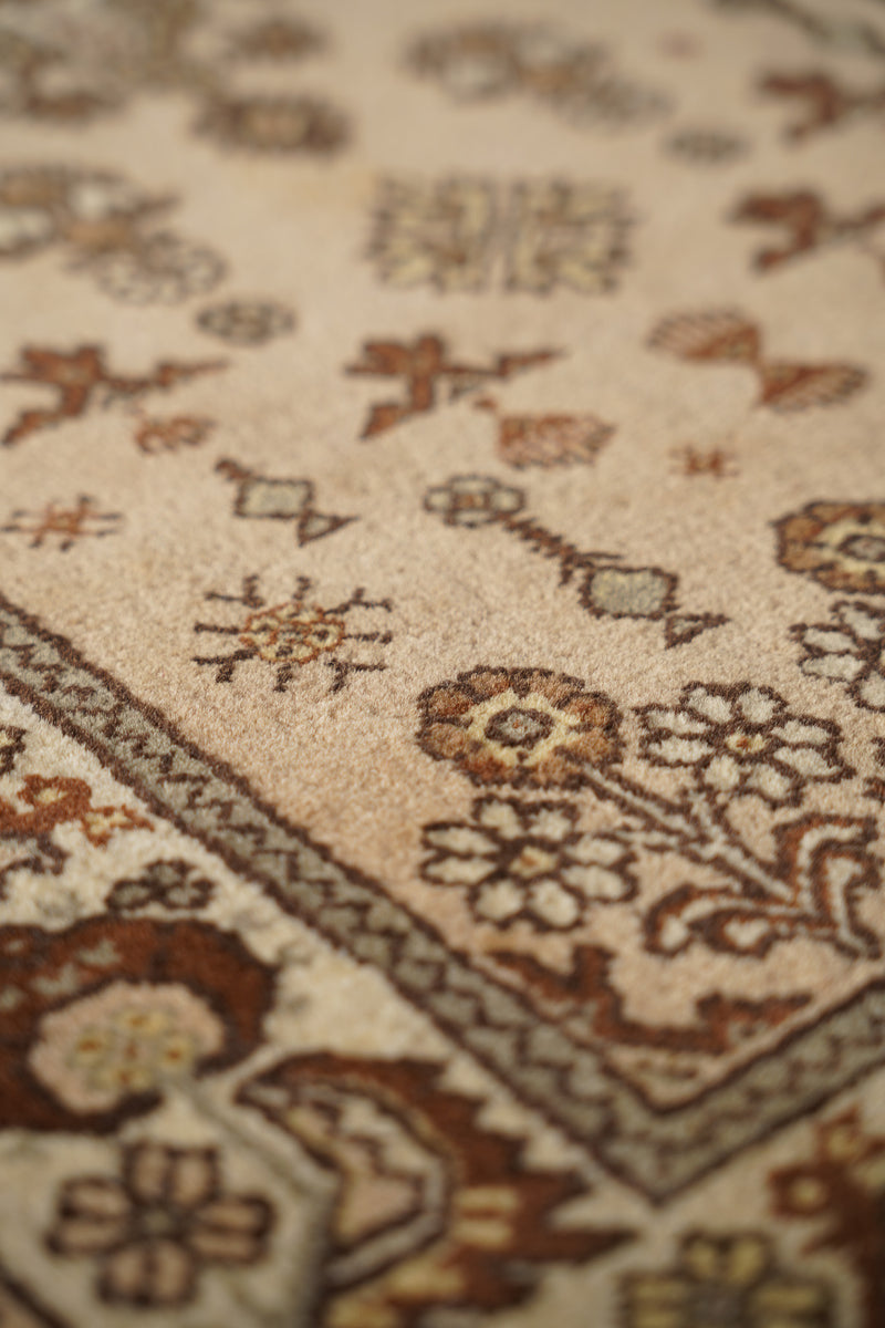 トライバルラグ 162×88 (cm) <br>cerote antiques - ヴィンテージ SHARK ATTACK