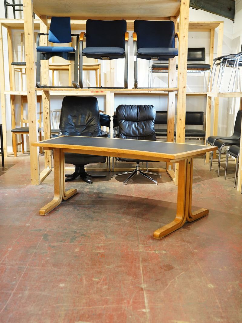 LOW TABLE / SIDE TABLE
