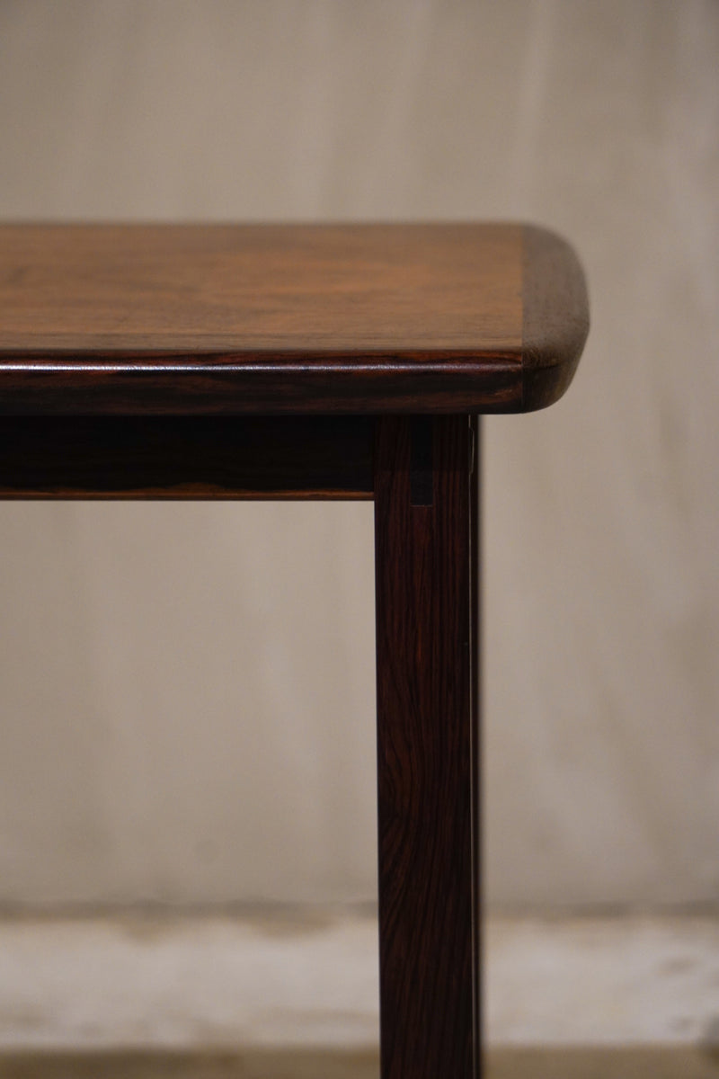 サイドテーブル <br>bob's box - ヴィンテージ SHARK ATTACK