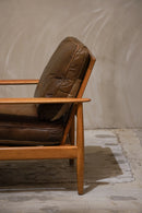 レザー 1シーターソファ(B)<br>Sweden <br>cerote antiques - ヴィンテージ SHARK ATTACK