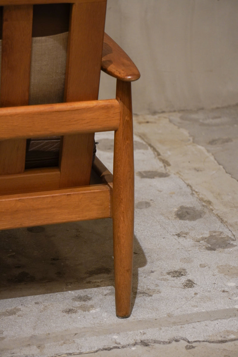 レザー 1シーターソファ(B)<br>Sweden <br>cerote antiques - ヴィンテージ SHARK ATTACK