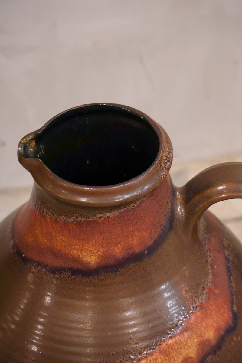 Bay Keramik<br>セラミック ピッチャーベース。 <br>bob's box - ヴィンテージ SHARK ATTACK