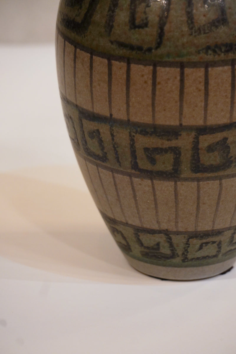 セラミック フラワーベース <br>cerote antiques - ヴィンテージ SHARK ATTACK