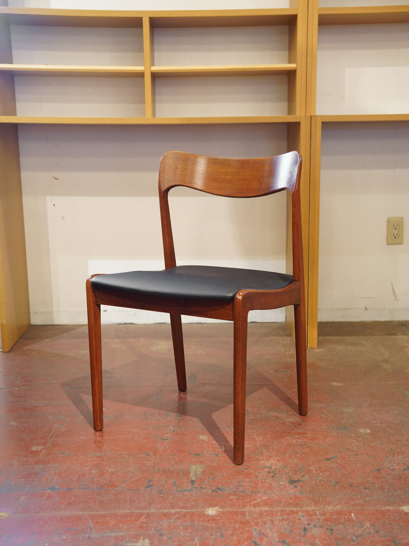 DINING CHAIR