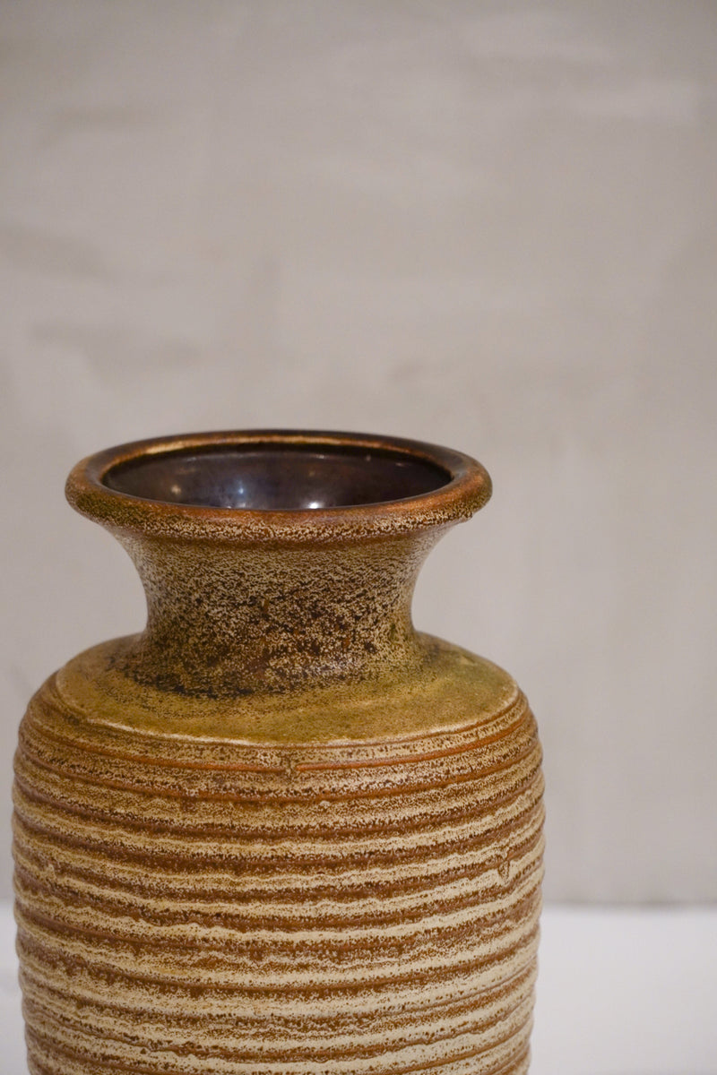 Fat Lava <br>セラミック フラワーベース <br>cerote antiques - ヴィンテージ SHARK ATTACK