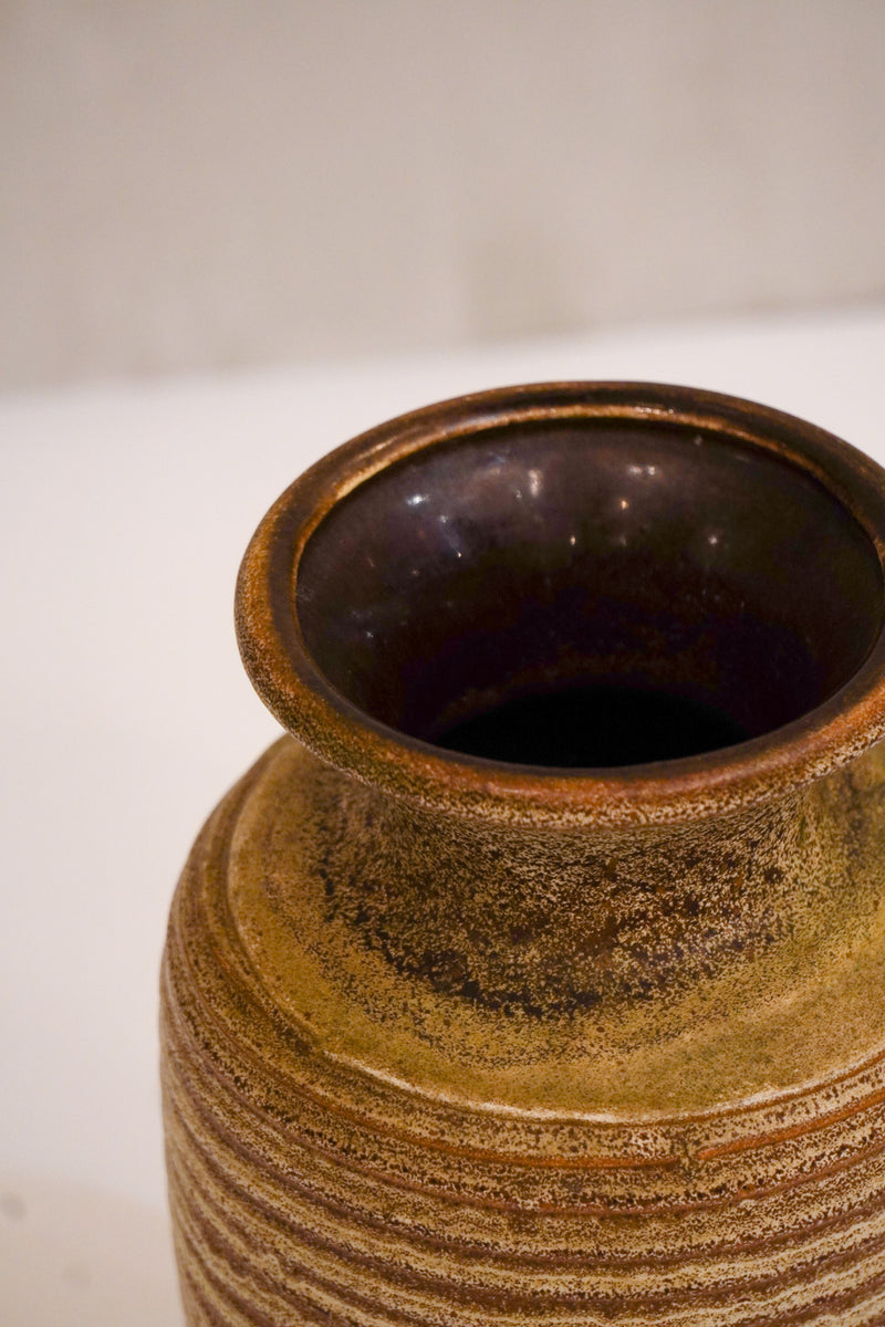 Fat Lava <br>セラミック フラワーベース <br>cerote antiques - ヴィンテージ SHARK ATTACK