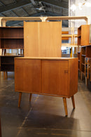 オークウッド サイドボード/キャビネット <br> cerote antiques - ヴィンテージ SHARK ATTACK