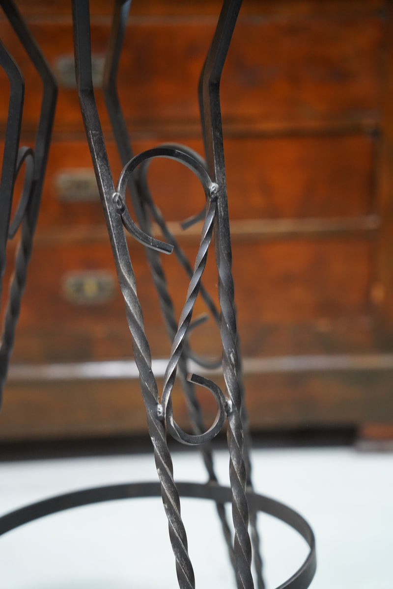 ファブリック ハイスツール<br>大和店 - ヴィンテージ SHARK ATTACK