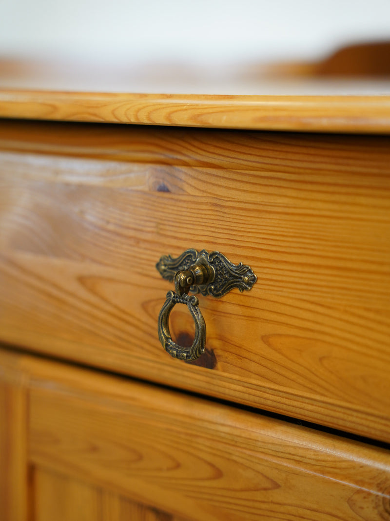 パインウッド デスク <br> 大和店 - ヴィンテージ SHARK ATTACK