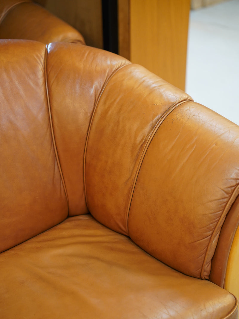 レザー 2シーターソファ<br> 大和店 - ヴィンテージ SHARK ATTACK