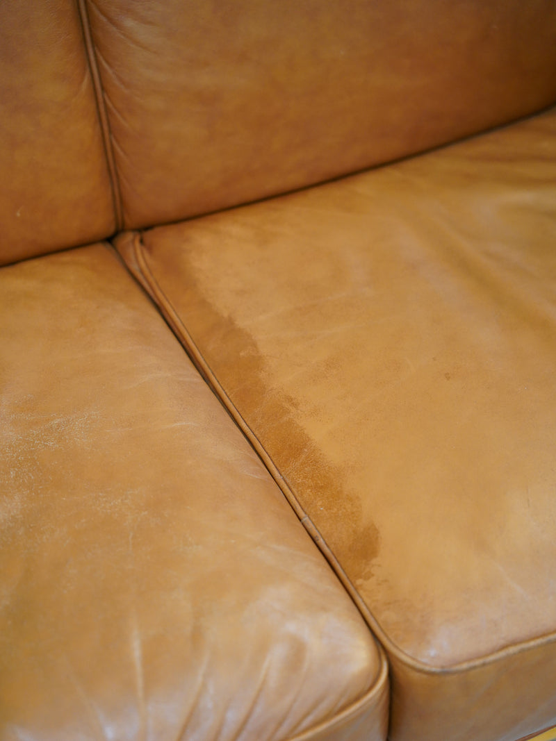 レザー 2シーターソファ<br> 大和店 - ヴィンテージ SHARK ATTACK