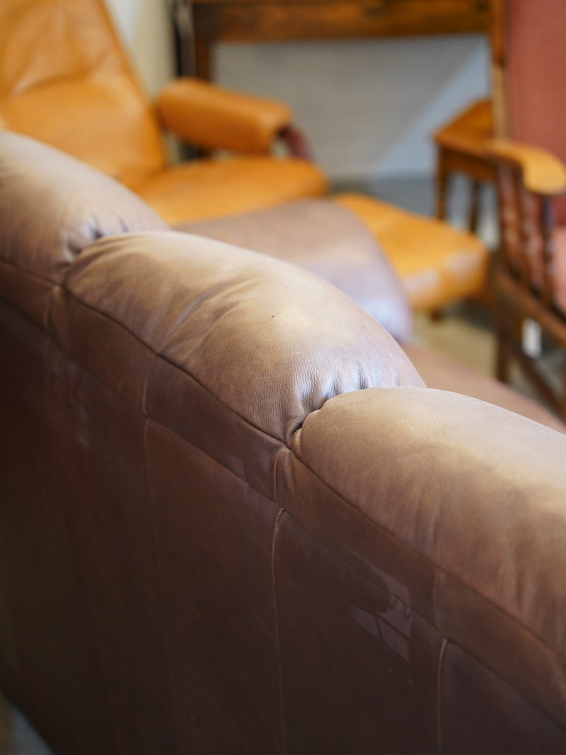 レザー 2シーターソファ <br> 大和店 - ヴィンテージ SHARK ATTACK