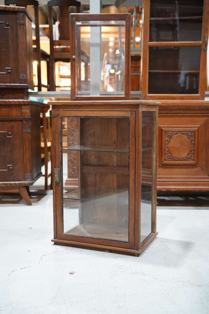 チークウッド × ガラス ショーケース/シェルフ<br>大和店 - ヴィンテージ SHARK ATTACK