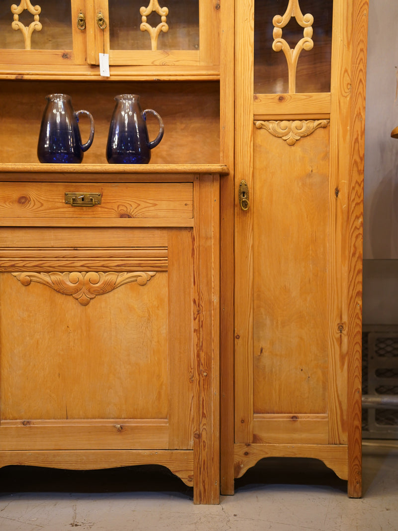 パインウッド キャビネット/カップボード <br> 大和店 - ヴィンテージ SHARK ATTACK