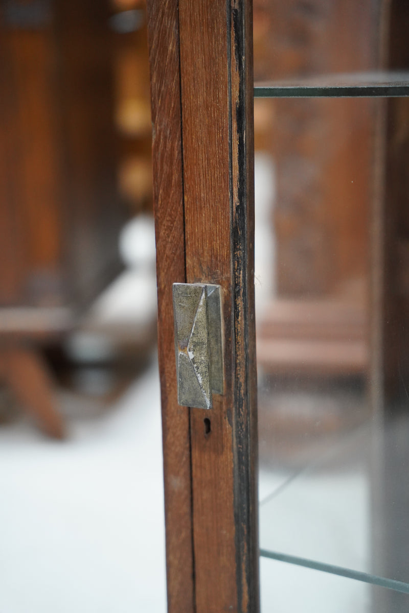 チークウッド × ガラス ショーケース/シェルフ<br>大和店 - ヴィンテージ SHARK ATTACK