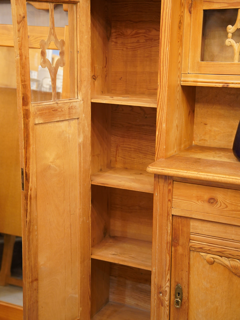 パインウッド キャビネット/カップボード <br> 大和店 - ヴィンテージ SHARK ATTACK