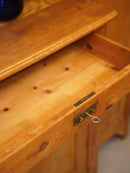 パインウッド キャビネット/カップボード <br> 大和店 - ヴィンテージ SHARK ATTACK