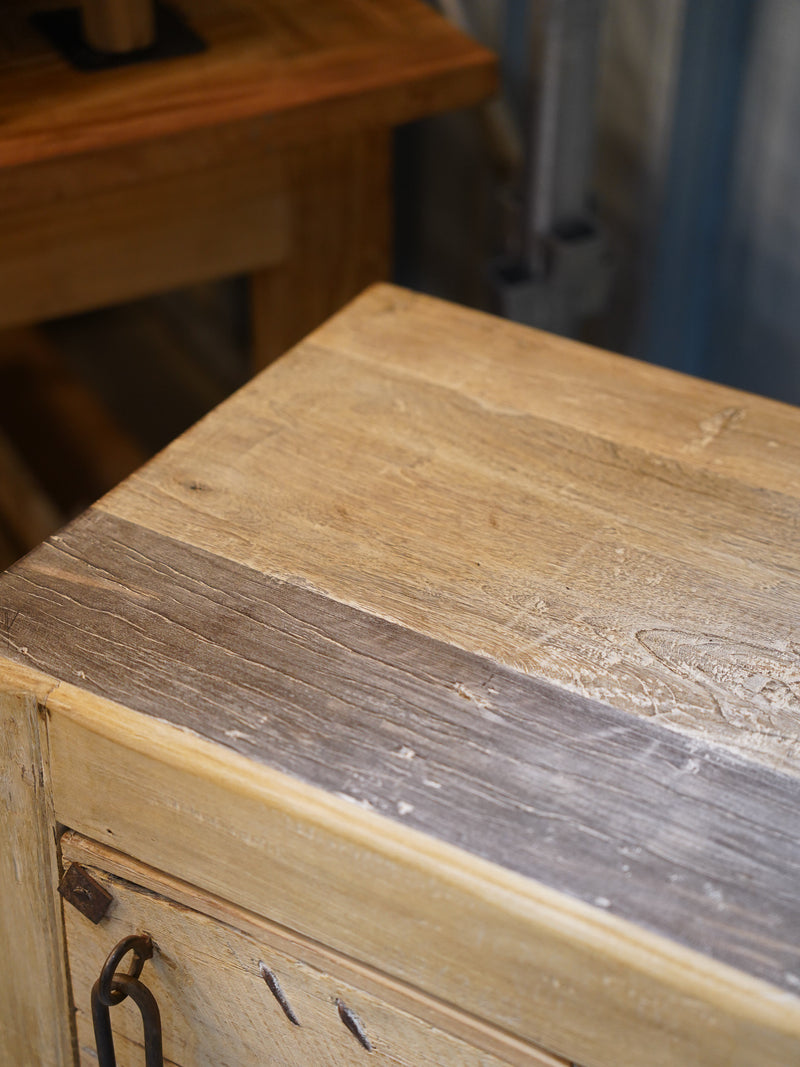 ウッド サイドキャビネット <br> 大和店 - ヴィンテージ SHARK ATTACK