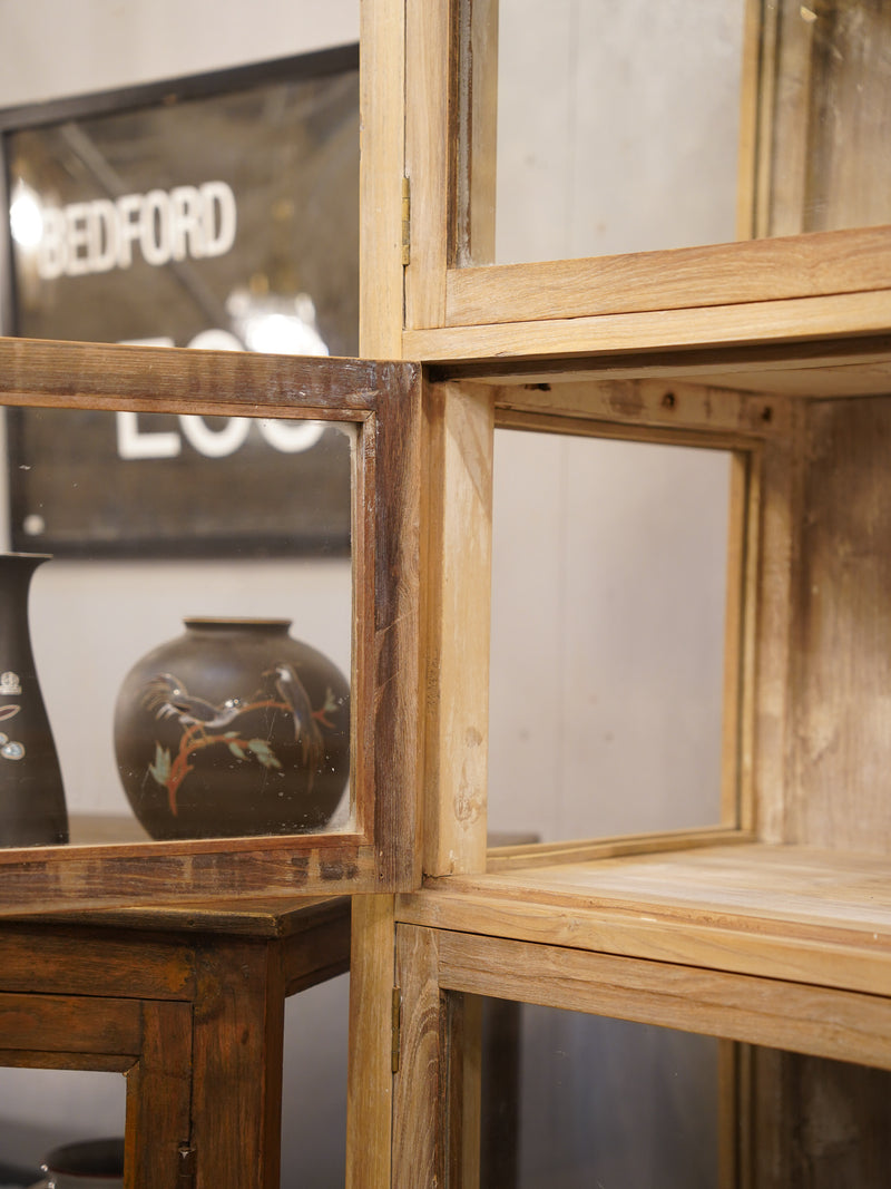 チークウッド キャビネット/カップボード <br> 大和店 - ヴィンテージ SHARK ATTACK