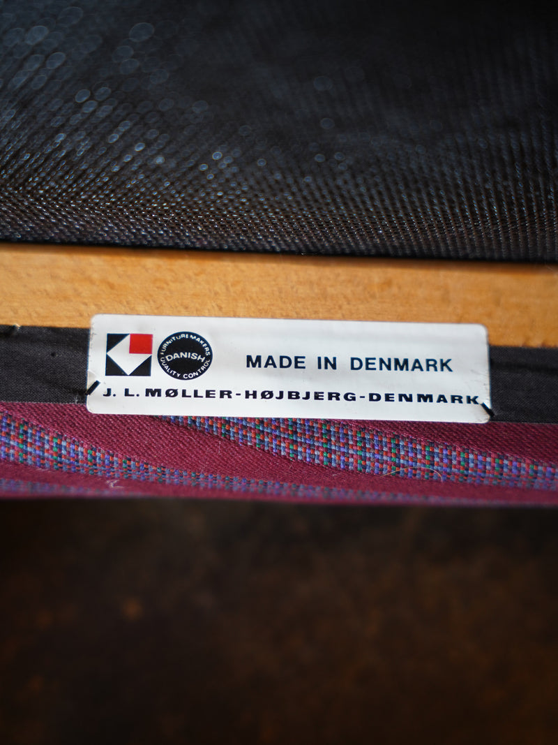 J.L. Møllers Møbelfabrik <br>チークウッド ダイニングチェア <br> 大和店 - ヴィンテージ SHARK ATTACK