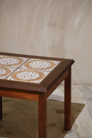 タイルトップ コーヒーテーブル<br>1960-70's , Denmark <br>bob's box - ヴィンテージ SHARK ATTACK