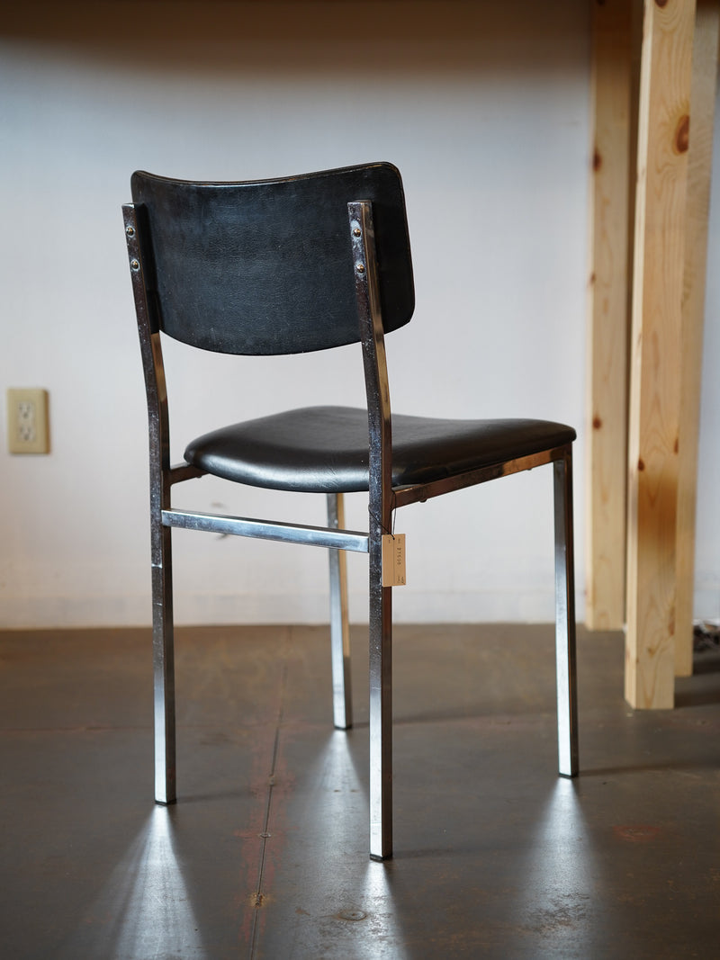 レザー ダイニングチェア <br> cerote antiques - ヴィンテージ SHARK ATTACK