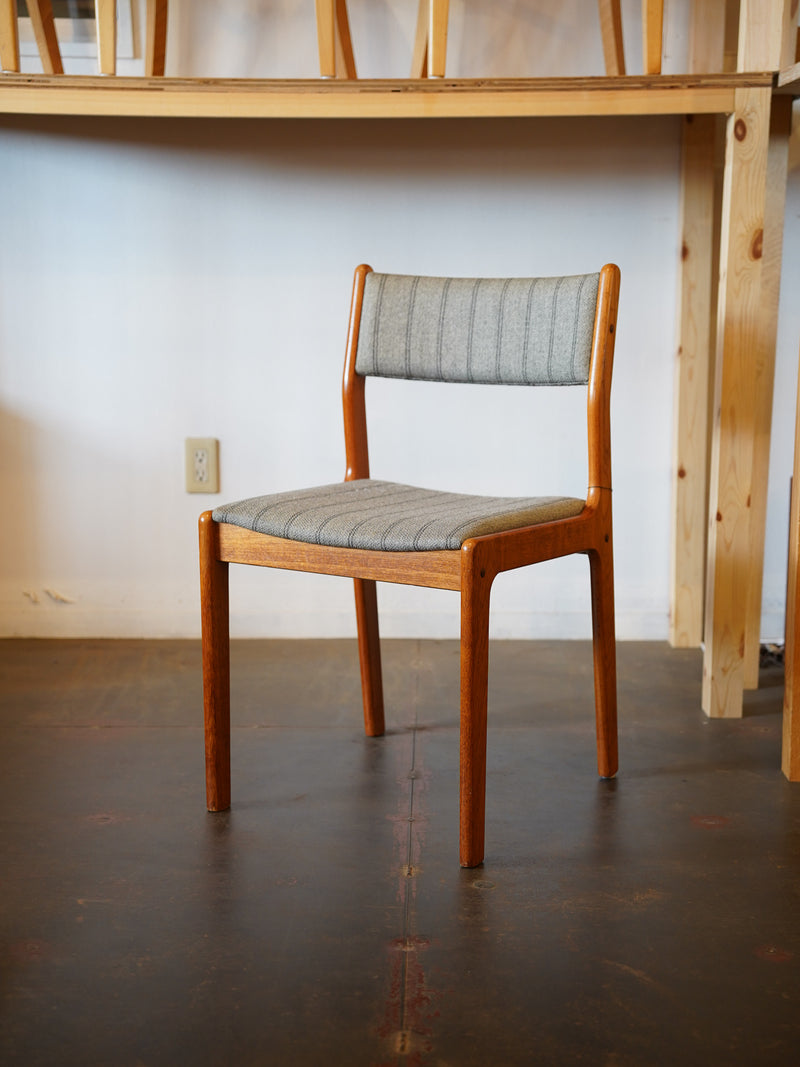 ダイニングチェア <br> 大和店 - ヴィンテージ SHARK ATTACK