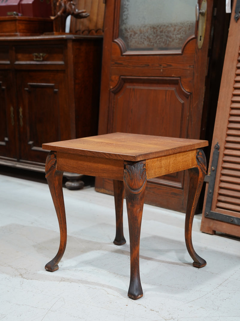 カブリオールレッグ <br> サイドテーブル <br> 大和店 - ヴィンテージ SHARK ATTACK