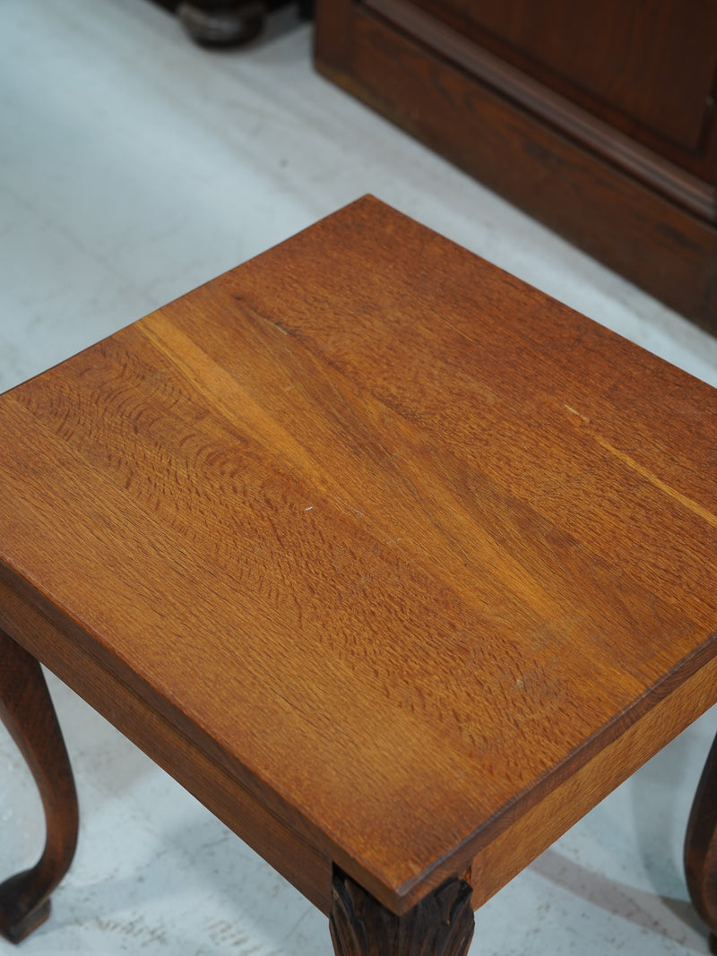 カブリオールレッグ <br> サイドテーブル <br> 大和店 - ヴィンテージ SHARK ATTACK