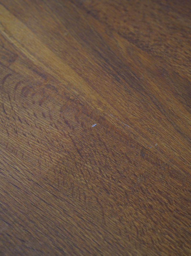 カブリオールレッグ <br> サイドテーブル <br> 大和店 - ヴィンテージ SHARK ATTACK