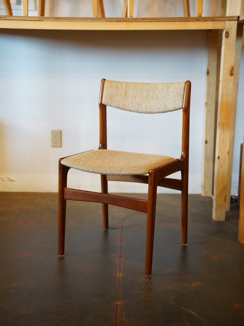 ダイニングチェア <br> 大和店 - ヴィンテージ SHARK ATTACK