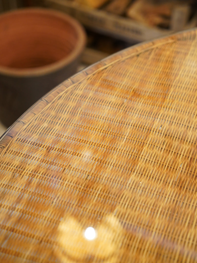 ラタンレッグ ガラスダイニングテーブル <br> 大和店 - ヴィンテージ SHARK ATTACK