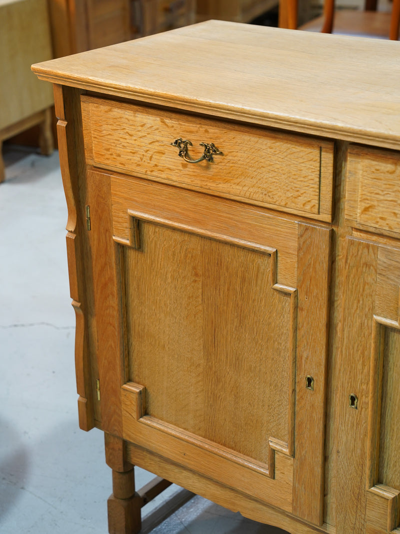 オークウッドサイドボード <br>reload店 - ヴィンテージ SHARK ATTACK