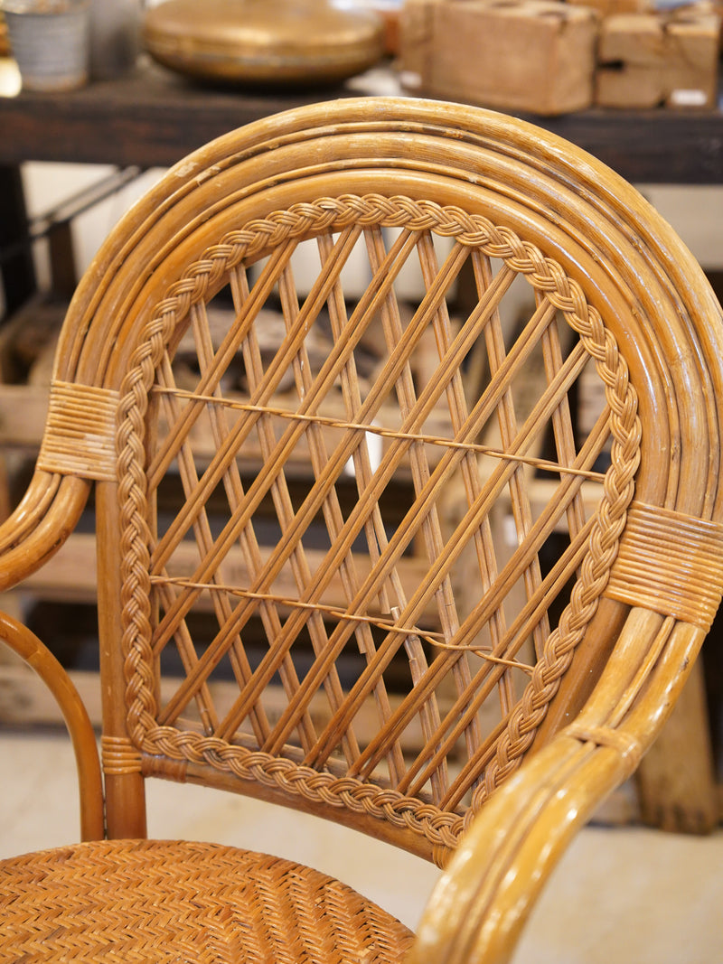 ラタン アームチェア <br> 大和店 - ヴィンテージ SHARK ATTACK