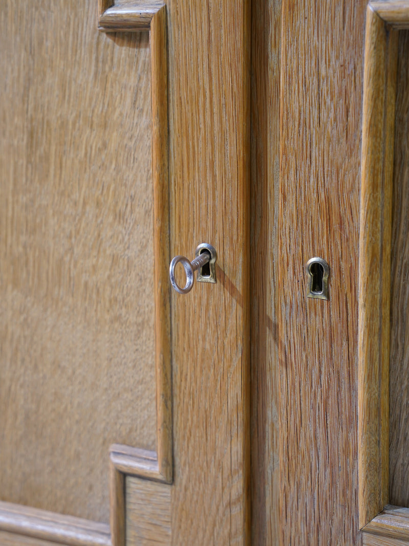 オークウッドサイドボード <br>reload店 - ヴィンテージ SHARK ATTACK