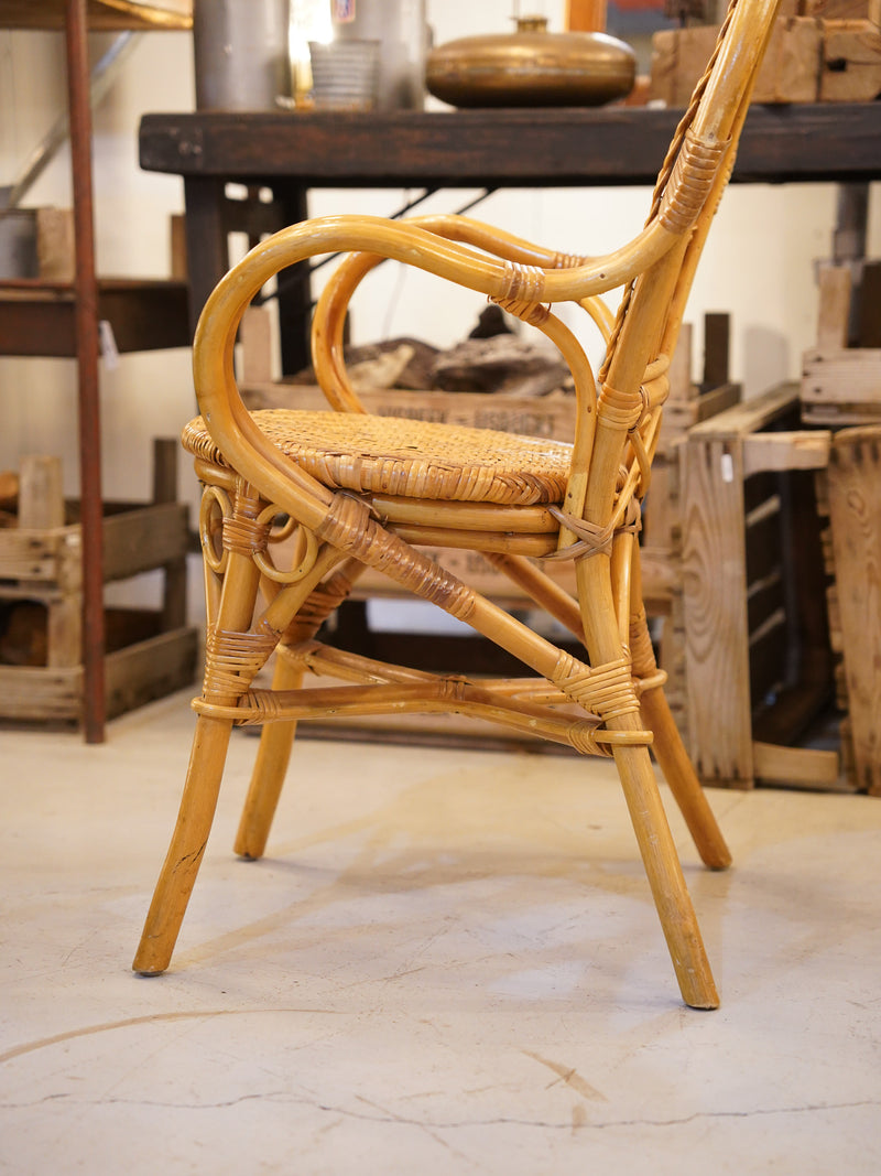 ラタン アームチェア <br> 大和店 - ヴィンテージ SHARK ATTACK